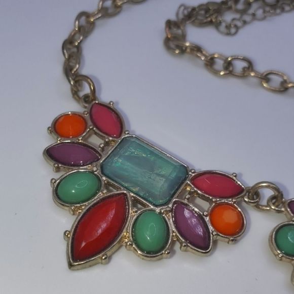 💥3/$25💥Boho Spring Colorful Statement Necklace - Picture 5 of 6
